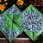 Set 2 bucati decor masa (naproane) verde deschis handmade 36x36
