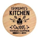 Tocator din lemn, HandMade,  personalizat 'grandma's kitchen where sweet things happen'