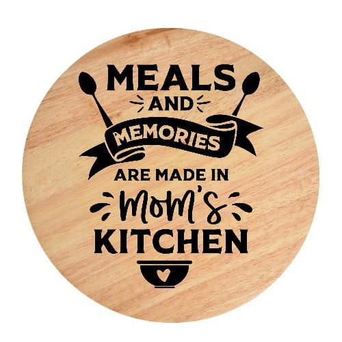 Tocator din lemn, HandMade,  personalizat 'meals and memories are made in mom's kitchen'