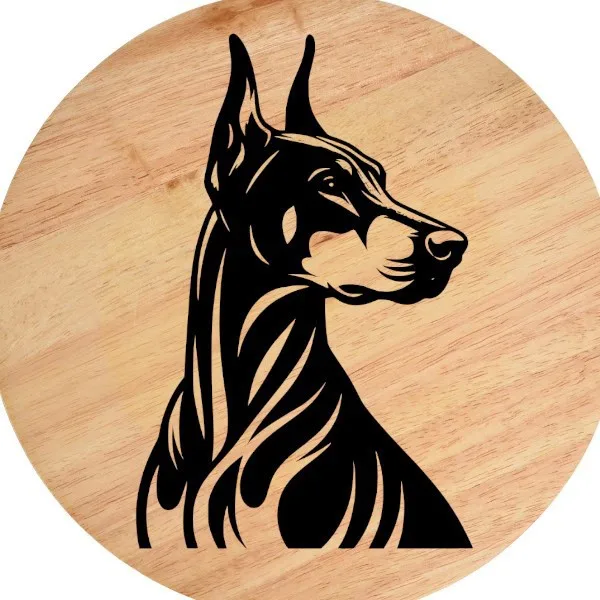 doberman1-svg.png-Photoroom Tablou gravat pe lemn, tocator de lemn caine DOBERMANN - imagine 1