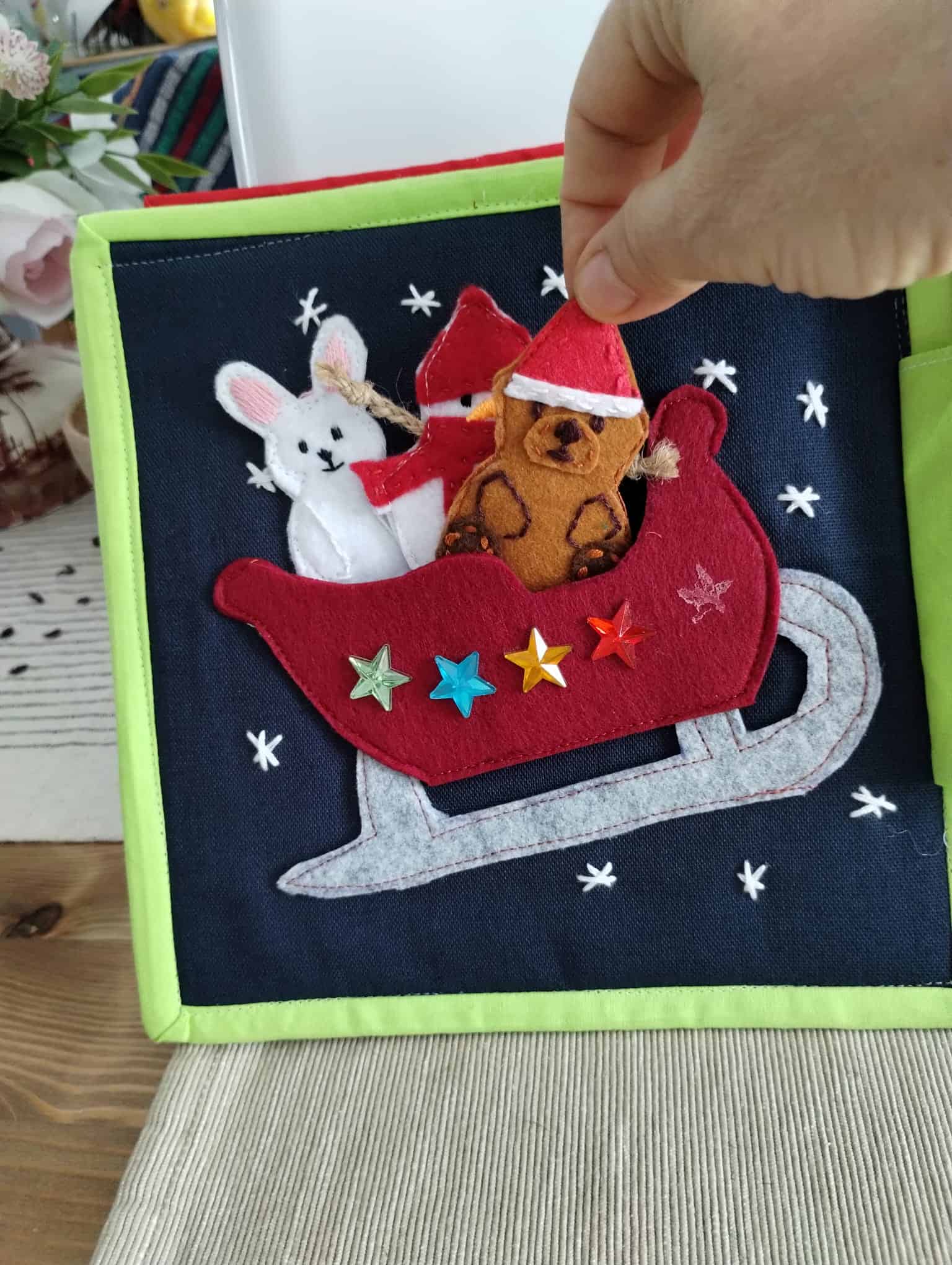Quiet Book handmade Santa Claus4 Quiet Book „Santa Claus”, Quiet Book Montessori, Jucărie educativă, Quiet Book de activități - imagine 4