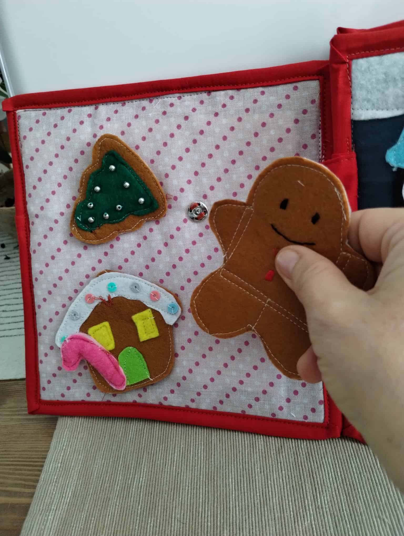 Quiet Book Handmade The Reindeer2 Quiet Book „Rudolph”, Quiet Book Montessori, Jucărie educativă, Quiet Book de activități - imagine 2