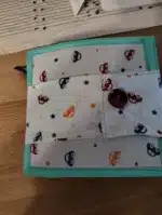 Set de jucării și croitorie pentru copii cu care pot învăța și se pot distra. Perfect pentru joacă creativă și dezvoltare copil.