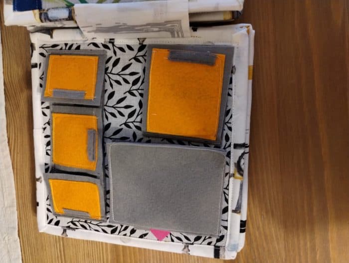 Palete de joacă pentru lemn și textile, ideal pentru activități creative educative copii.