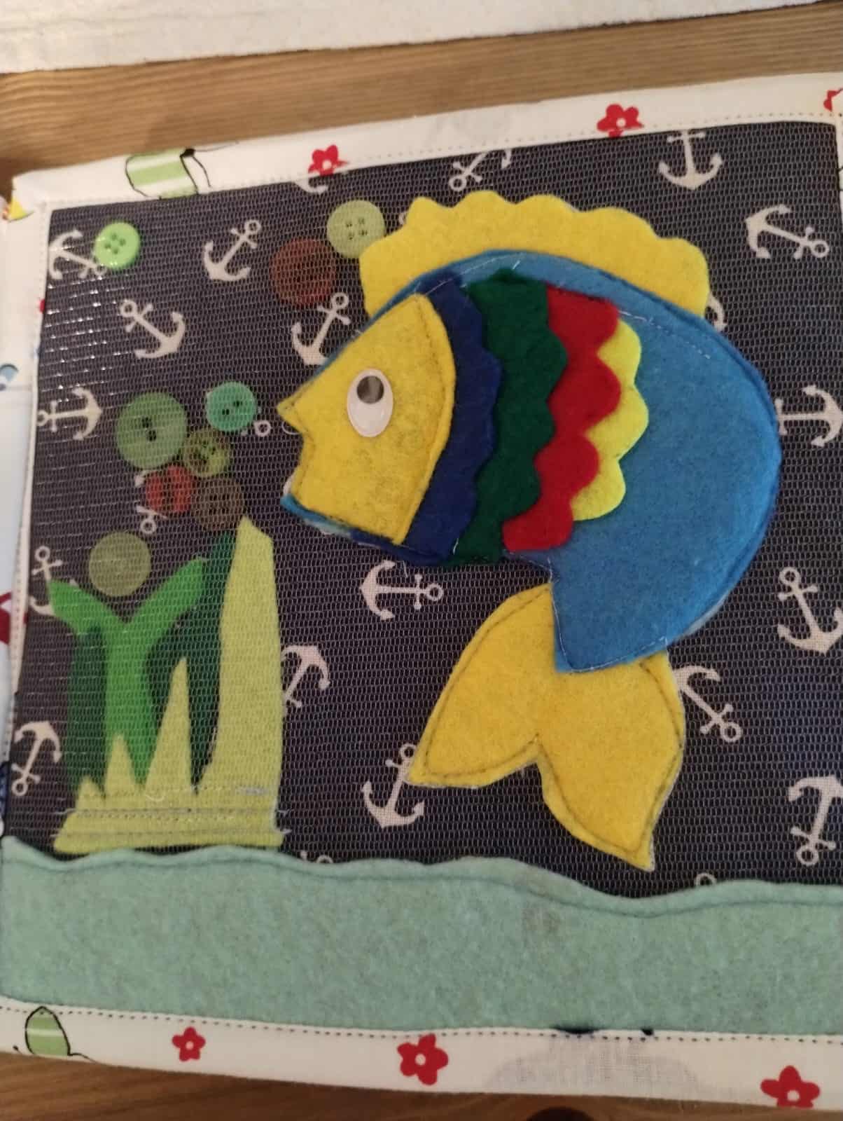 Quiet book Ferma Animalelor-4 Jucărie din fetru cu pește colorat pentru copii, pentru dezvoltarea creativității.