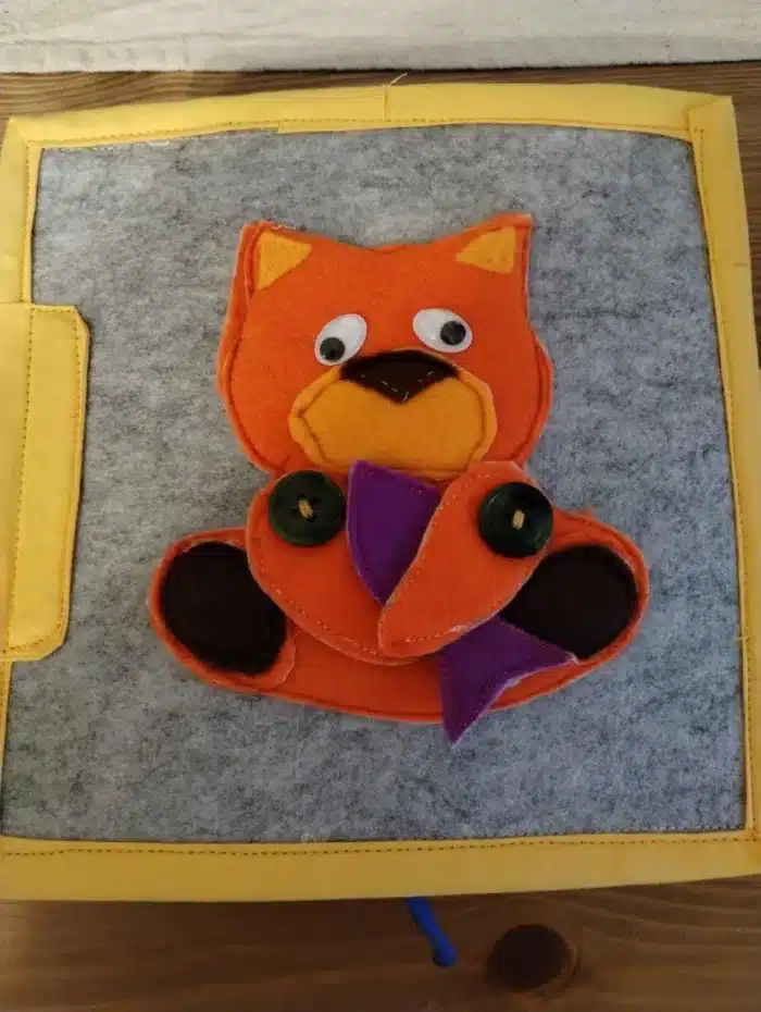 Quiet book handmade din fetru "Pisicuta Rosie" - imagine 2