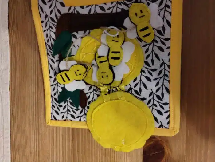 Quiet book handmade din fetru "Pisicuta Rosie" - imagine 4