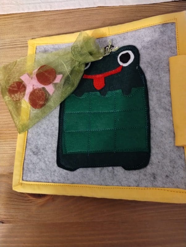 Quiet book handmade din fetru "Tweety"