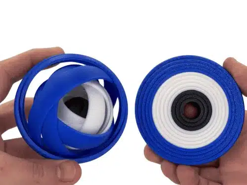13_rings Joc educativ cu labirint din plastic pentru copii, joacă și dezvoltare motrică fine.