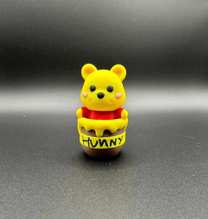 Figurina 3D cu ursuleț pentru jocuri și cadouri, model de pluș colorat și amuzant, perfect pentru colecție sau decorare.