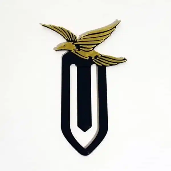 prod_10-semn-de-carte-vultur-negru-auriu-600x600 Pasăre artistică din lemn cu design modern, pentru decorațiuni creative și hobby-uri DIY.