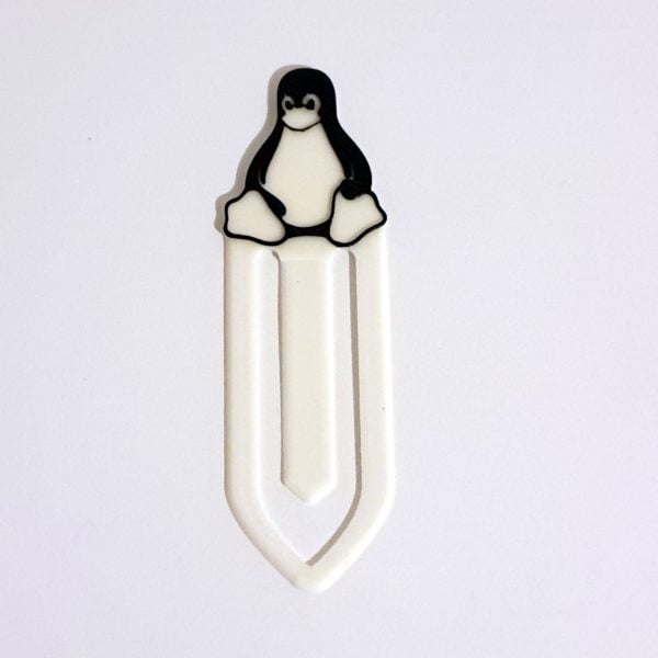 Papir de birou cu decor de pinguin pentru activități creative și craft-uri.